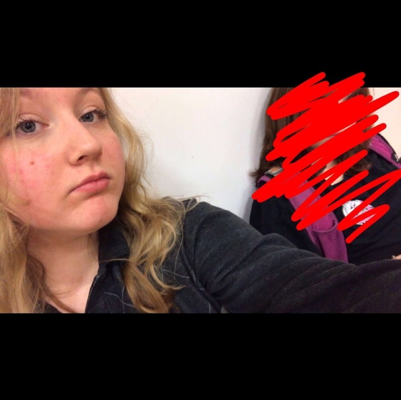 Meet your Posher, Alexis - Picture 4 of 4